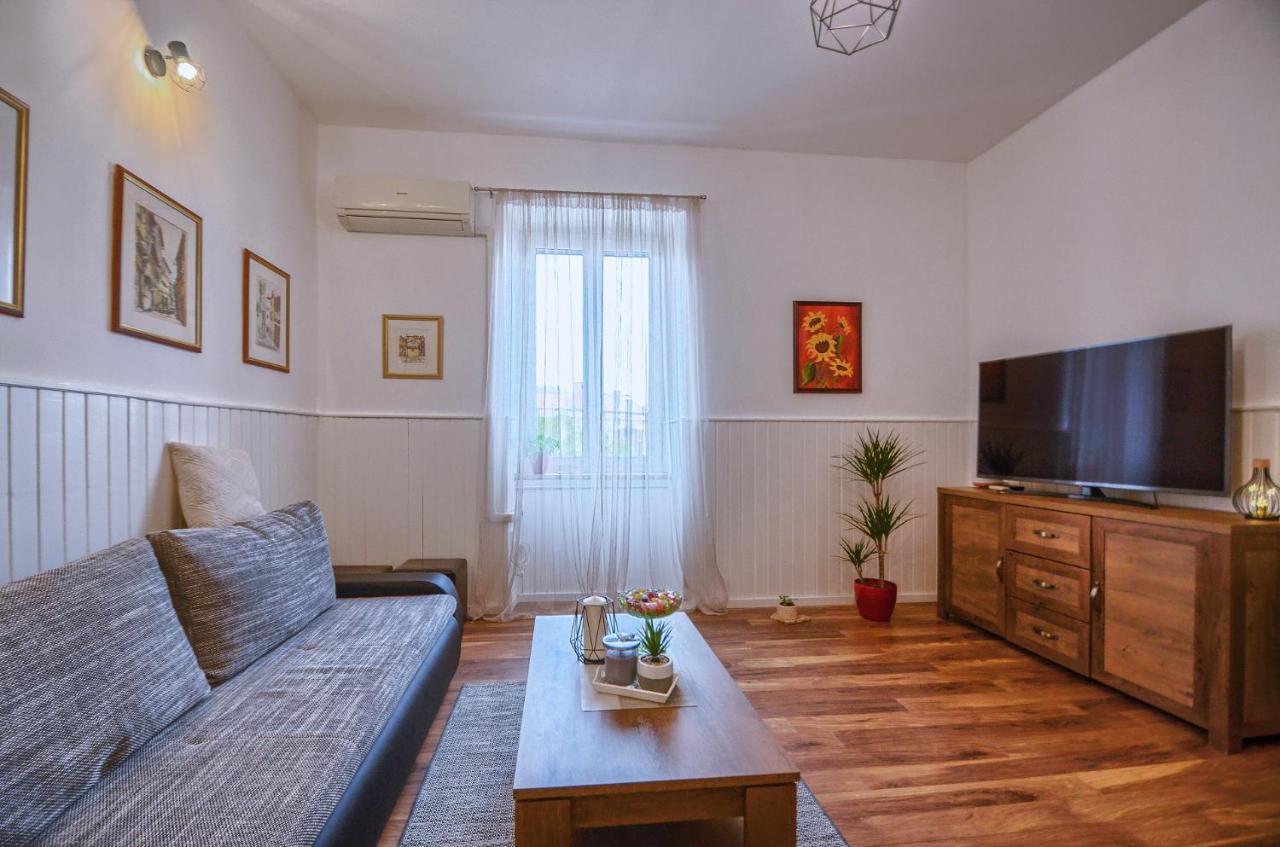 City Apartment Todor 普拉 外观 照片